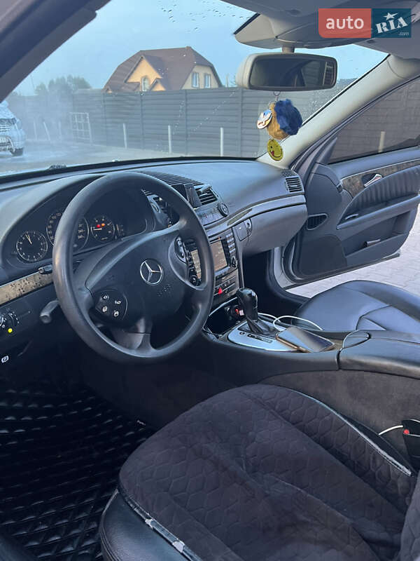 Седан Mercedes-Benz E-Class 2003 в Рокитному