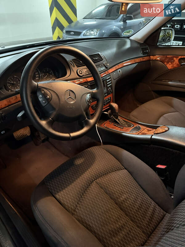 Седан Mercedes-Benz E-Class 2004 в Одесі