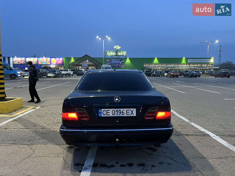 Седан Mercedes-Benz E-Class 2002 в Черновцах