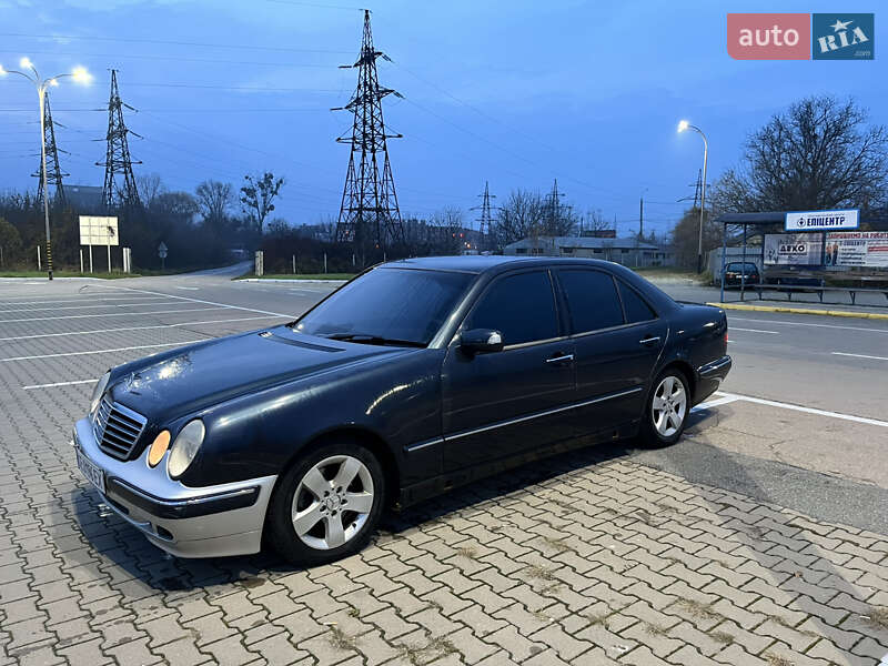 Седан Mercedes-Benz E-Class 2002 в Черновцах