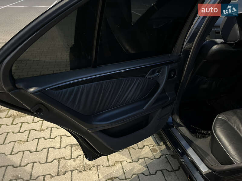 Седан Mercedes-Benz E-Class 2002 в Черновцах