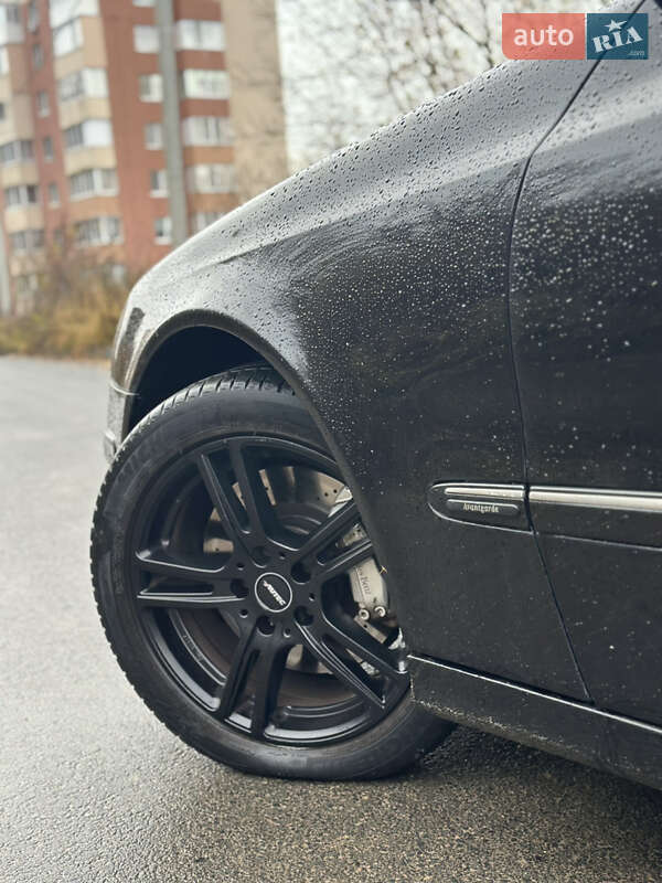 Седан Mercedes-Benz E-Class 2005 в Львове