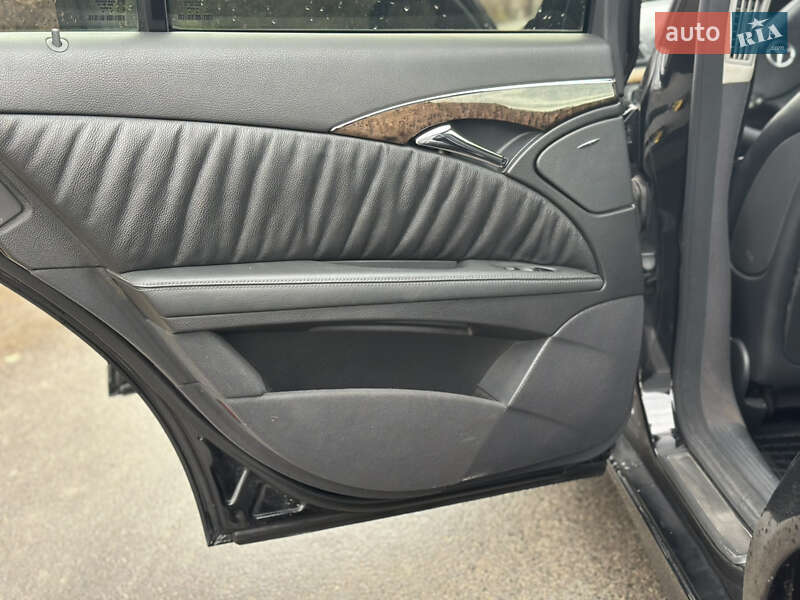 Седан Mercedes-Benz E-Class 2005 в Львове