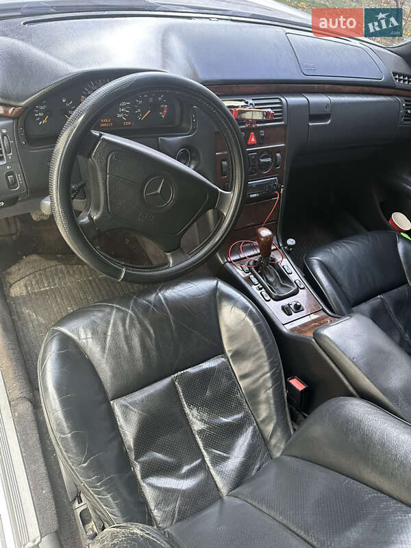 Седан Mercedes-Benz E-Class 1997 в Харькове
