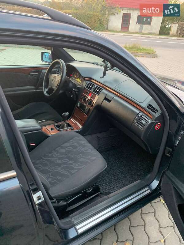 Универсал Mercedes-Benz E-Class 1998 в Заболотове фото 6 Универсал Mercedes-Benz E-Class 1998 в Заболотове