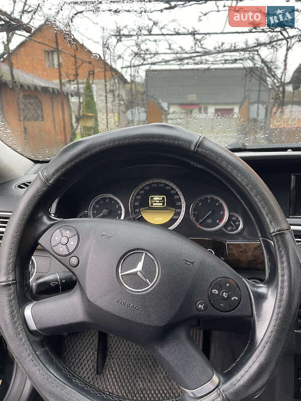 Седан Mercedes-Benz E-Class 2011 в Тячеве