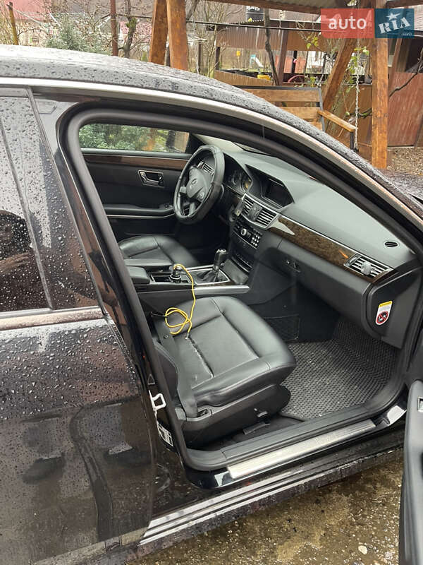 Седан Mercedes-Benz E-Class 2011 в Тячеве