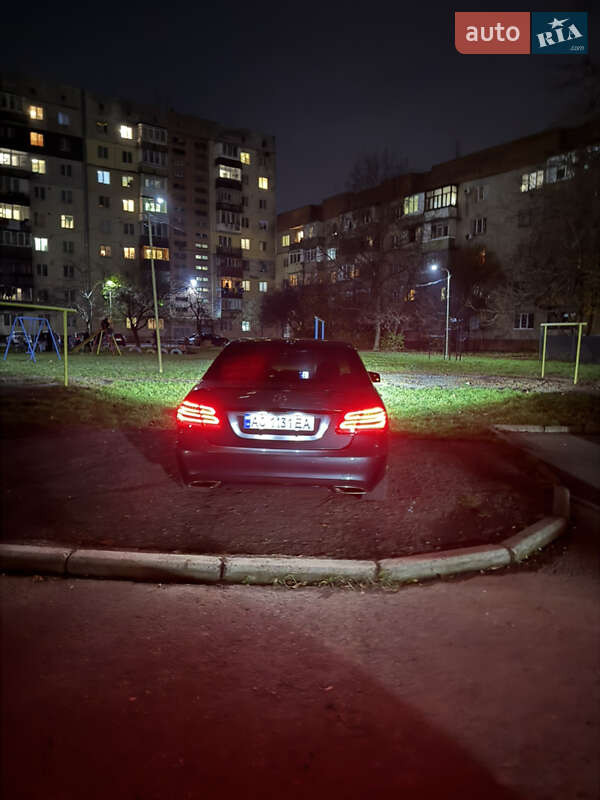 Седан Mercedes-Benz E-Class 2013 в Ужгороде