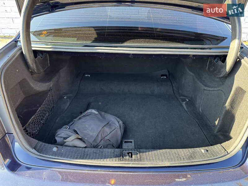 Седан Mercedes-Benz E-Class 2015 в Киеве