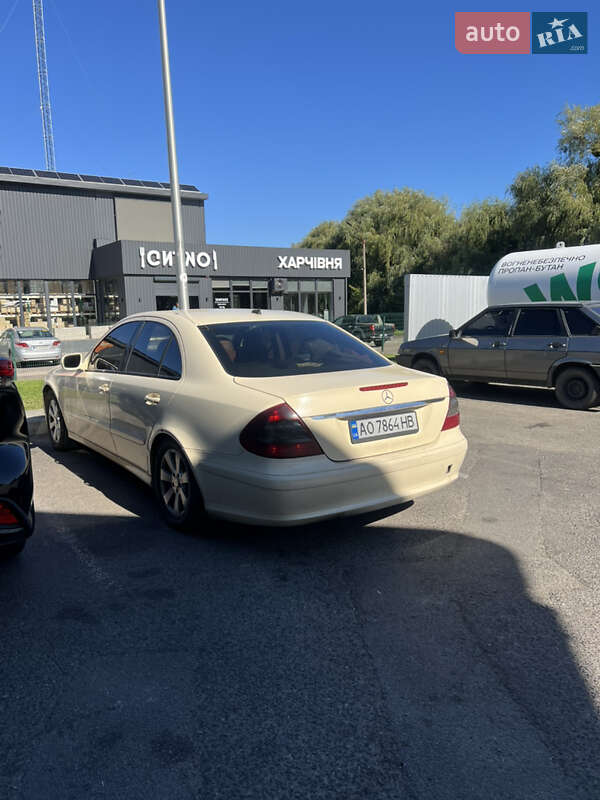 Седан Mercedes-Benz E-Class 2008 в Межгорье фото 3 Седан Mercedes-Benz E-Class 2008 в Межгорье