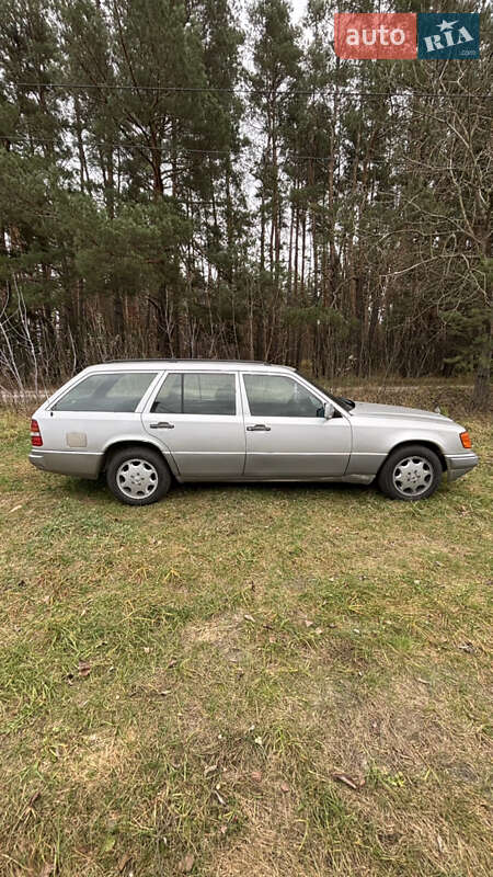 Универсал Mercedes-Benz E-Class 1992 в Киеве фото 7 Универсал Mercedes-Benz E-Class 1992 в Киеве