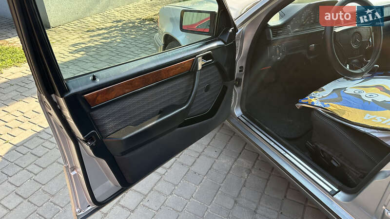 Универсал Mercedes-Benz E-Class 1992 в Киеве фото 24 Универсал Mercedes-Benz E-Class 1992 в Киеве