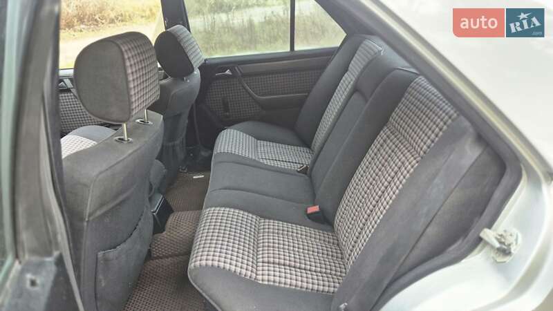 Седан Mercedes-Benz E-Class 1994 в Гостомелі