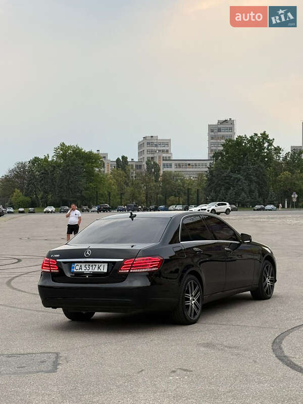 Седан Mercedes-Benz E-Class 2013 в Львові