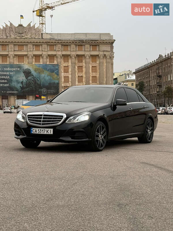 Седан Mercedes-Benz E-Class 2013 в Львові