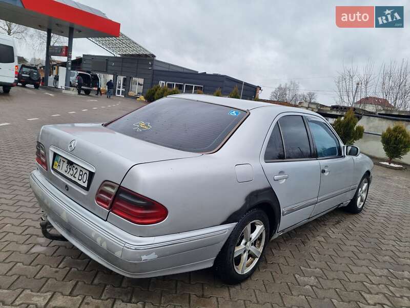 Седан Mercedes-Benz E-Class 2001 в Коломиї