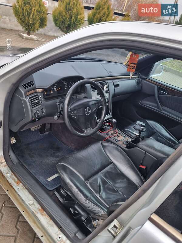 Седан Mercedes-Benz E-Class 2001 в Коломиї