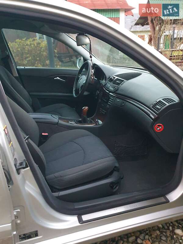 Седан Mercedes-Benz E-Class 2003 в Косове фото 27 Седан Mercedes-Benz E-Class 2003 в Косове