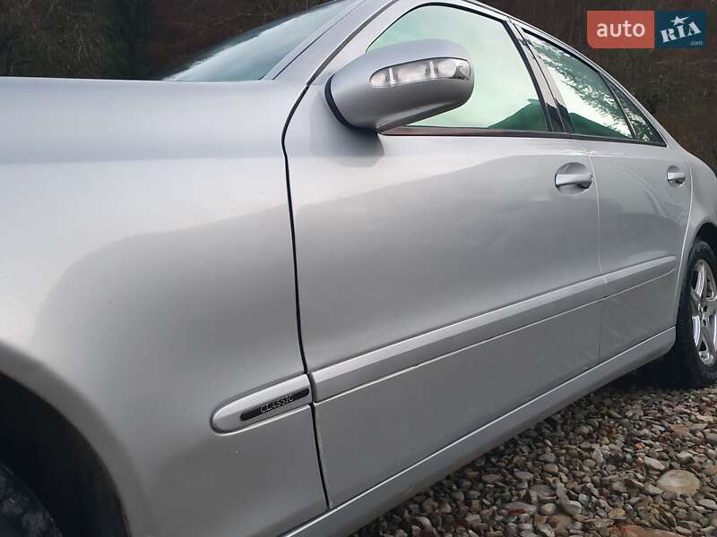 Седан Mercedes-Benz E-Class 2003 в Косове фото 34 Седан Mercedes-Benz E-Class 2003 в Косове