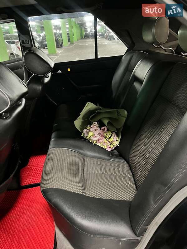 Седан Mercedes-Benz E-Class 1994 в Василькове фото 6 Седан Mercedes-Benz E-Class 1994 в Василькове