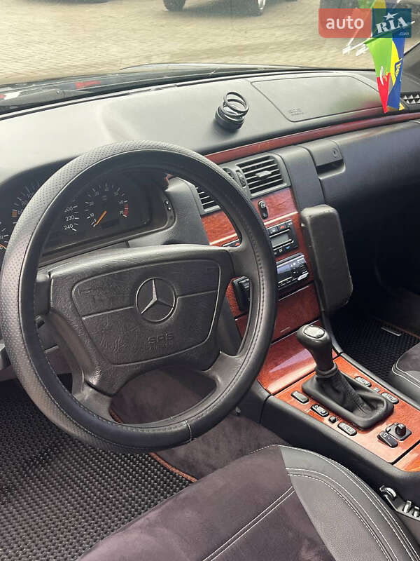 Седан Mercedes-Benz E-Class 1998 в Кривом Роге