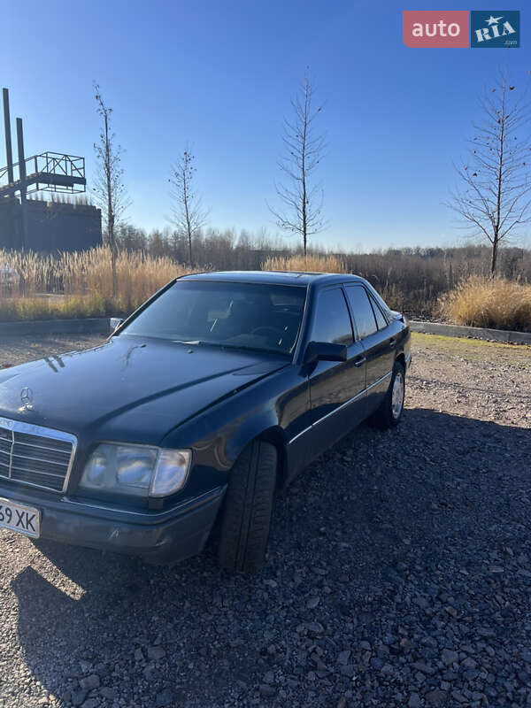 Седан Mercedes-Benz E-Class 1988 в Дмитровке