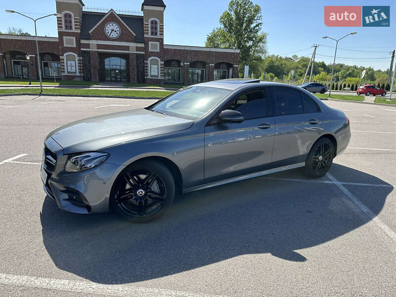 Седан Mercedes-Benz E-Class 2016 в Киеве