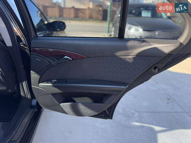 Седан Mercedes-Benz E-Class 2005 в Бердичеві