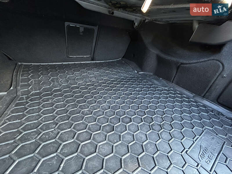 Седан Mercedes-Benz E-Class 2011 в Виннице фото 41 Седан Mercedes-Benz E-Class 2011 в Виннице