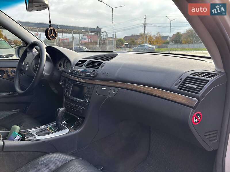 Седан Mercedes-Benz E-Class 2004 в Киеве