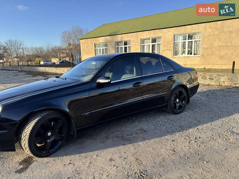 Седан Mercedes-Benz E-Class 2004 в Киеве