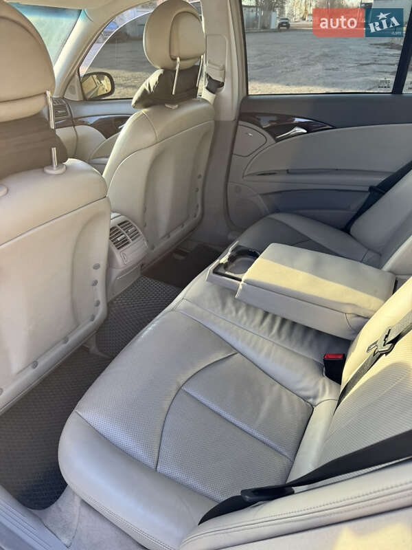 Седан Mercedes-Benz E-Class 2004 в Киеве