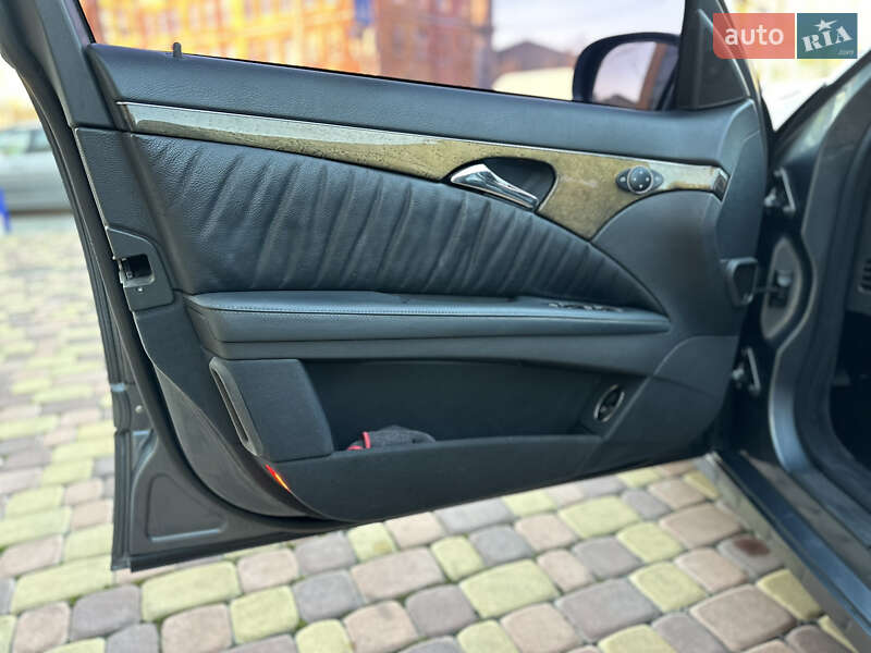 Седан Mercedes-Benz E-Class 2005 в Виннице