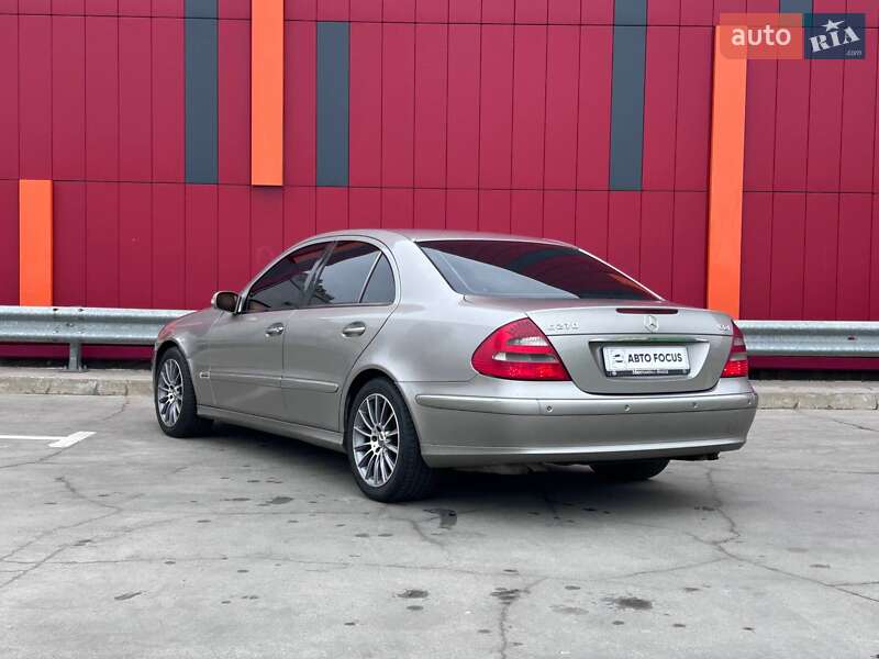 Седан Mercedes-Benz E-Class 2003 в Киеве