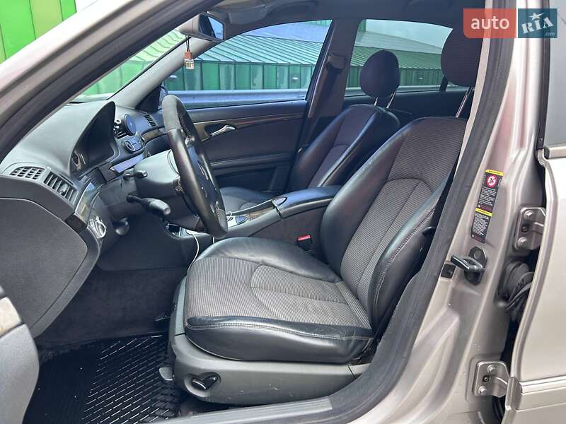 Седан Mercedes-Benz E-Class 2003 в Киеве