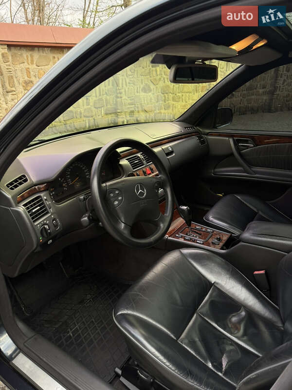 Седан Mercedes-Benz E-Class 2001 в Черновцах фото 23 Седан Mercedes-Benz E-Class 2001 в Черновцах