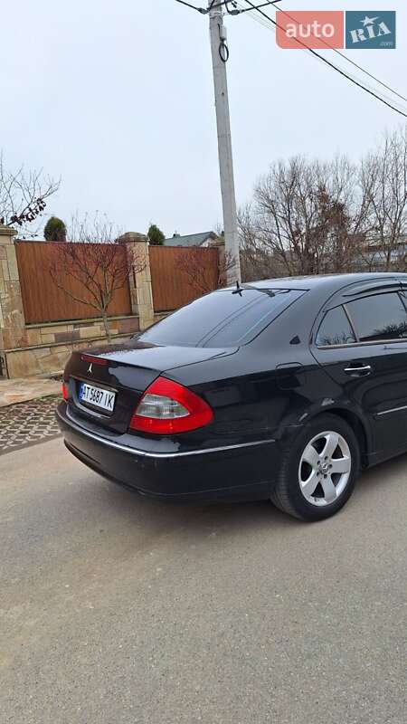 Седан Mercedes-Benz E-Class 2004 в Ивано-Франковске
