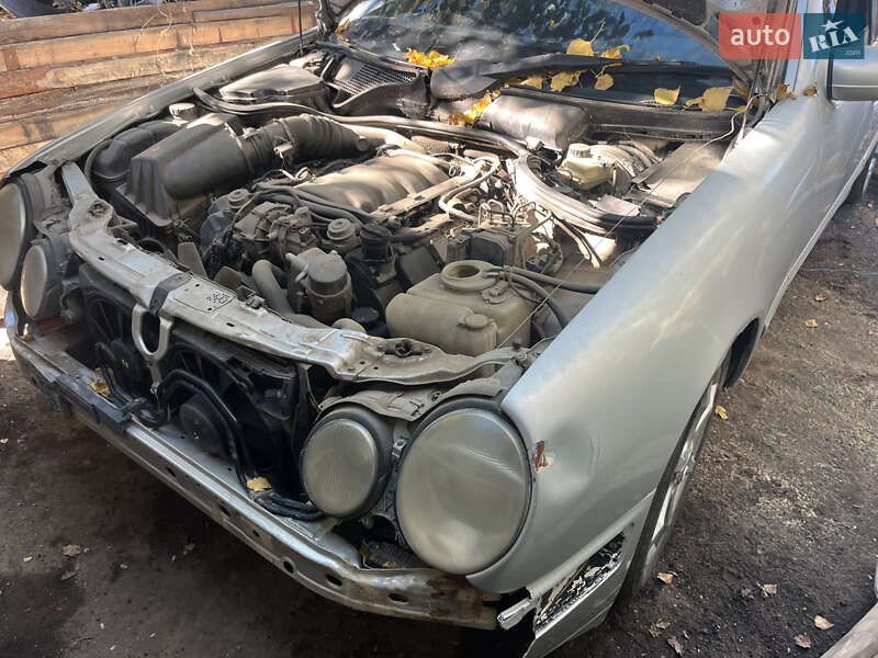 Седан Mercedes-Benz E-Class 2000 в Одессе