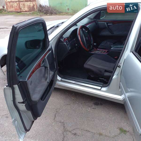Седан Mercedes-Benz E-Class 2001 в Рівному