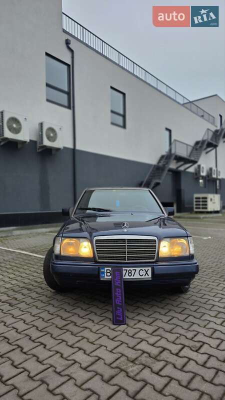 Седан Mercedes-Benz E-Class 1995 в Хмельницком
