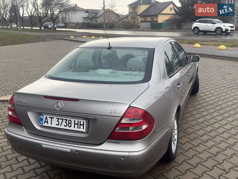 Седан Mercedes-Benz E-Class 2004 в Ивано-Франковске