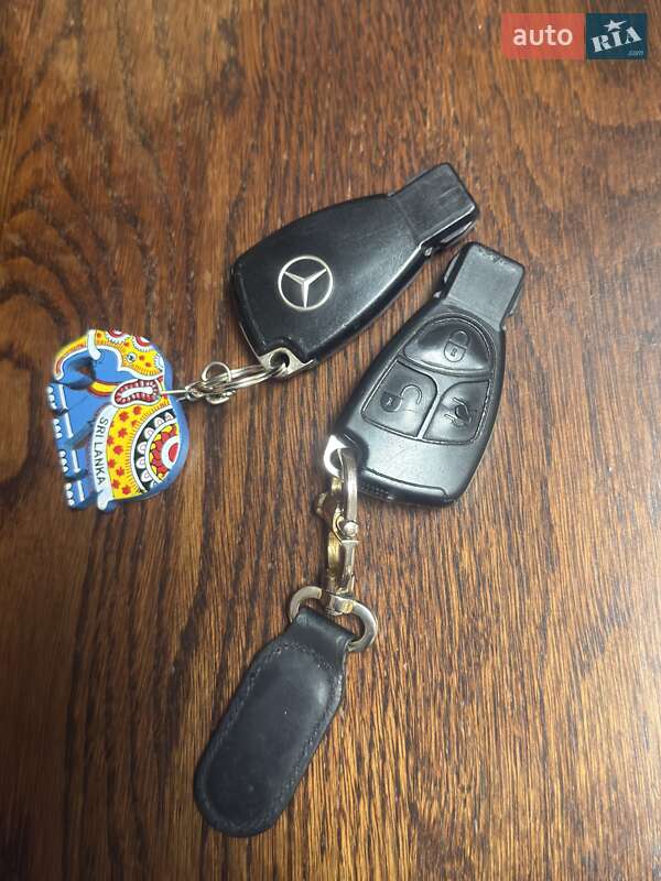 Седан Mercedes-Benz E-Class 2004 в Ивано-Франковске