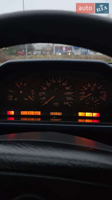 Седан Mercedes-Benz E-Class 1995 в Хмельницком