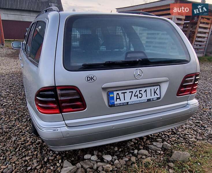 Универсал Mercedes-Benz E-Class 2001 в Косове