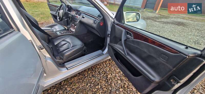 Универсал Mercedes-Benz E-Class 2001 в Косове