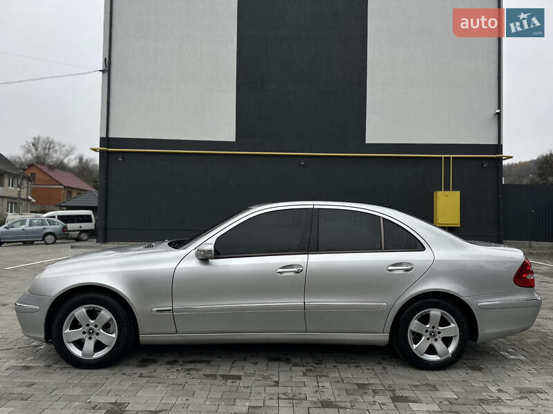 Седан Mercedes-Benz E-Class 2002 в Кременце