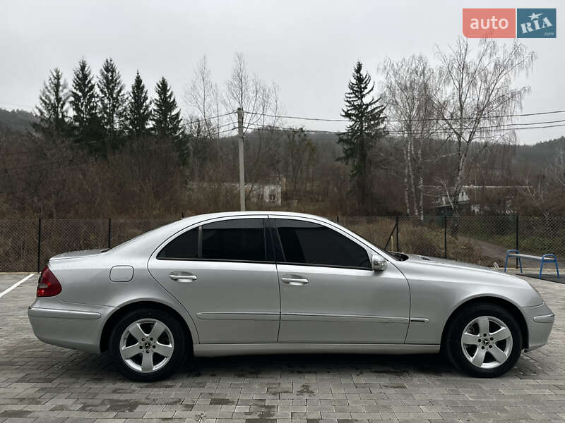 Седан Mercedes-Benz E-Class 2002 в Кременце