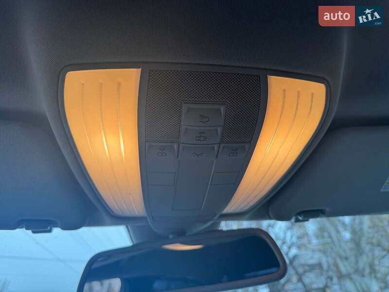 Седан Mercedes-Benz E-Class 2010 в Запоріжжі