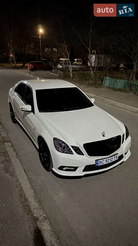 Седан Mercedes-Benz E-Class 2011 в Дрогобыче