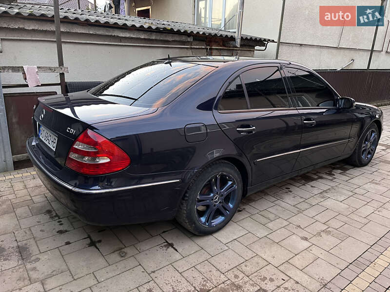 Седан Mercedes-Benz E-Class 2003 в Іршаві